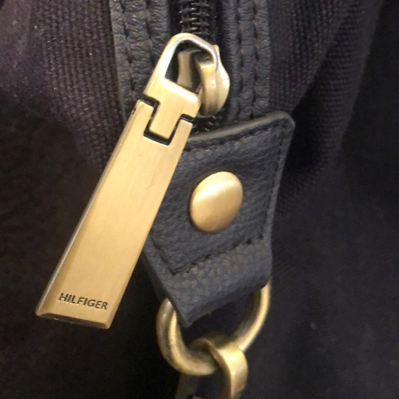 🎉HP🎉Tommy Hilfiger Travel Bag - Picture 5 of 16